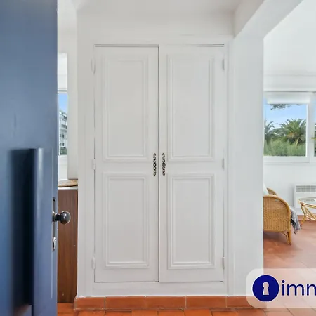 Air-conditioned With Swimming Pool In St Tropez Lejlighed *