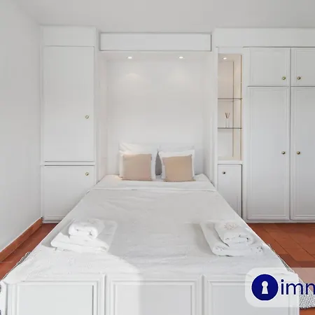Air-conditioned With Swimming Pool In St Tropez *