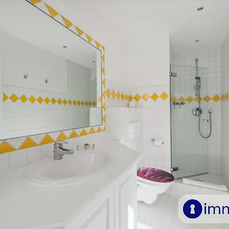 Lejlighed Air-conditioned With Swimming Pool In St Tropez *