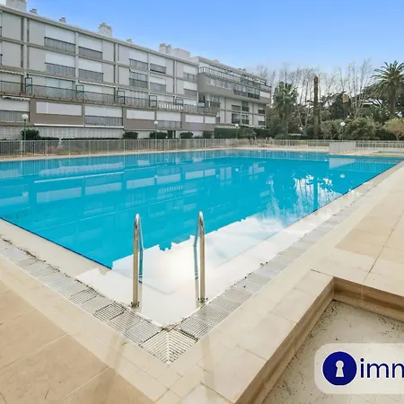 Air-conditioned With Swimming Pool In St Tropez Lejlighed