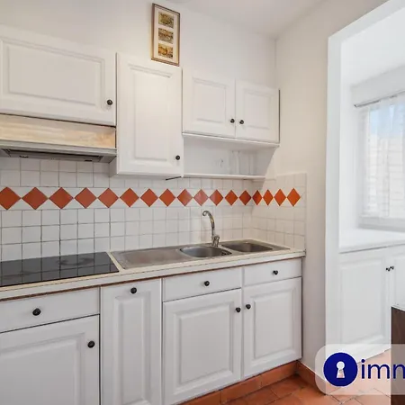 Air-conditioned With Swimming Pool In St Tropez Apartment
