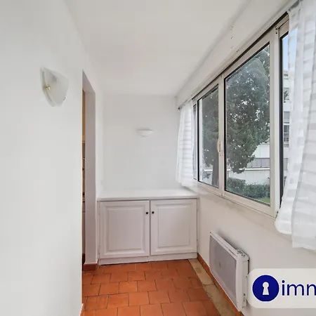 Air-conditioned With Swimming Pool In St Tropez Apartment